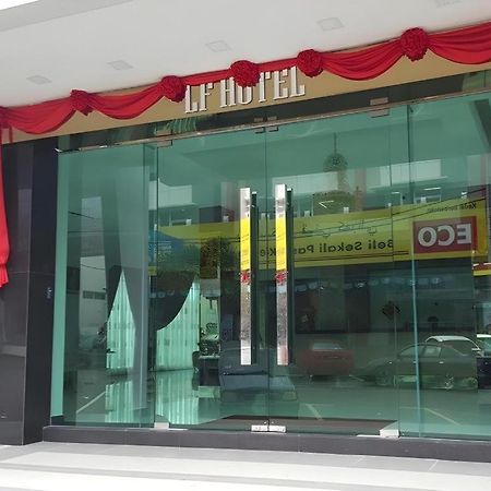 Lf Hotel Tapah Esterno foto