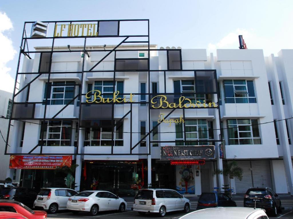 Lf Hotel Tapah Esterno foto