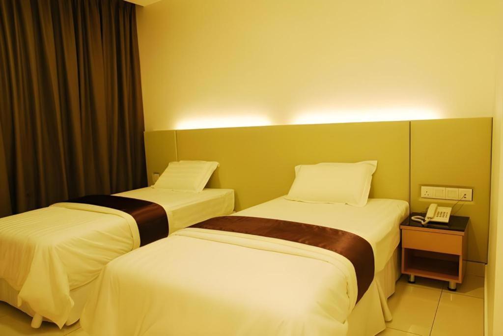 Lf Hotel Tapah Esterno foto