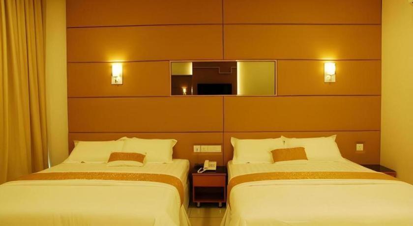 Lf Hotel Tapah Esterno foto