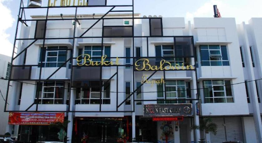 Lf Hotel Tapah Esterno foto