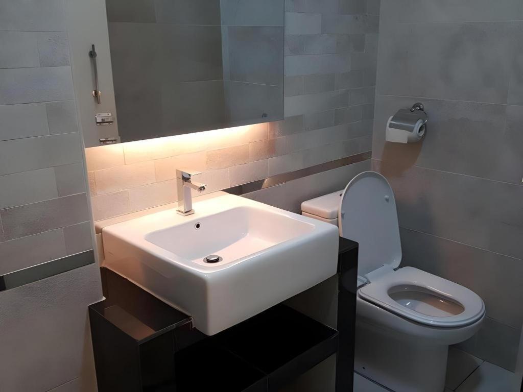 Lf Hotel Tapah Esterno foto